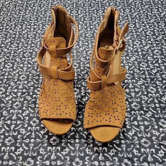 Report Sandals   - Picture 1 of 7